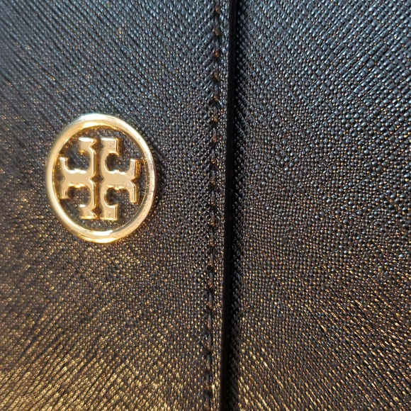 Tory Burch Black Leather Clutch With Gold Plated Accents.8.38w 5.3h - Picture 2 of 6